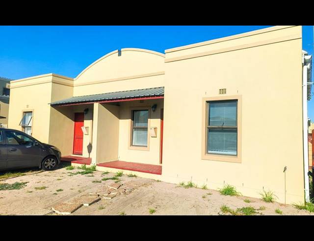 2 BEDROOM TOWNHOUSE FOR SALE IN BARDALE VILLAGE